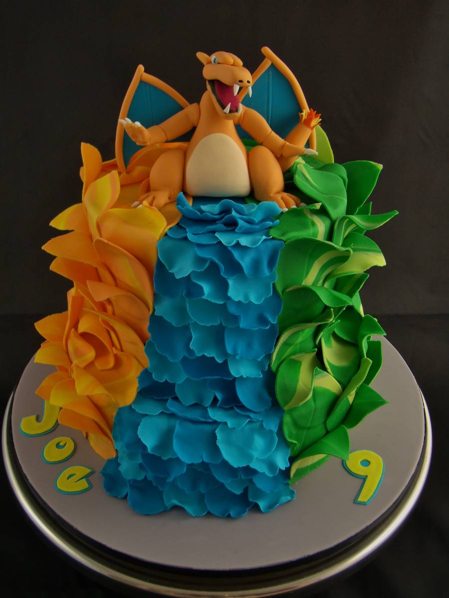Pokemon Charizard - Sugarlily Cakes