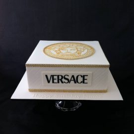 ✨VERSACE✨ #versace #mancake #blackandgold #fondantcake #versacecake #c... |  TikTok